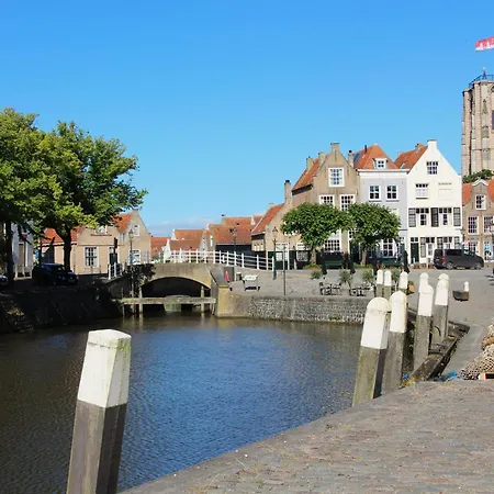 Chalet Tiny House Jet